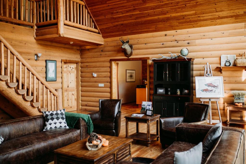 Posezení v ubytování Cowichan River Lodge