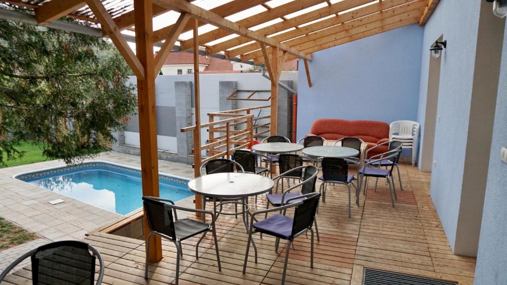 Bazén v ubytování Alegria Natur Apartments nebo v jeho okolí