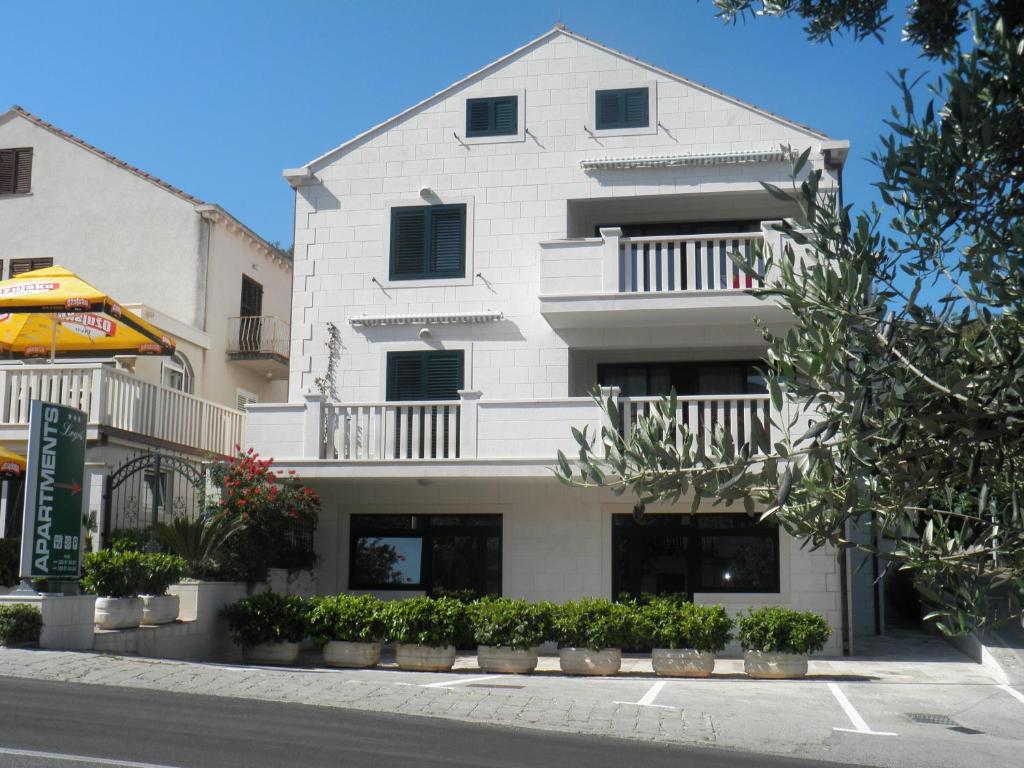 Budova, v ktorej sa apartmán nachádza