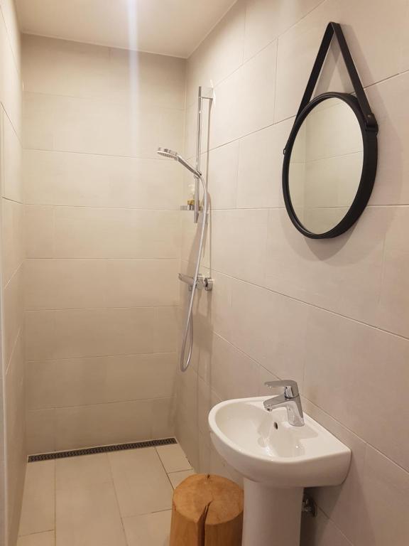 Koupelna v ubytování Hõbekala Guesthouse