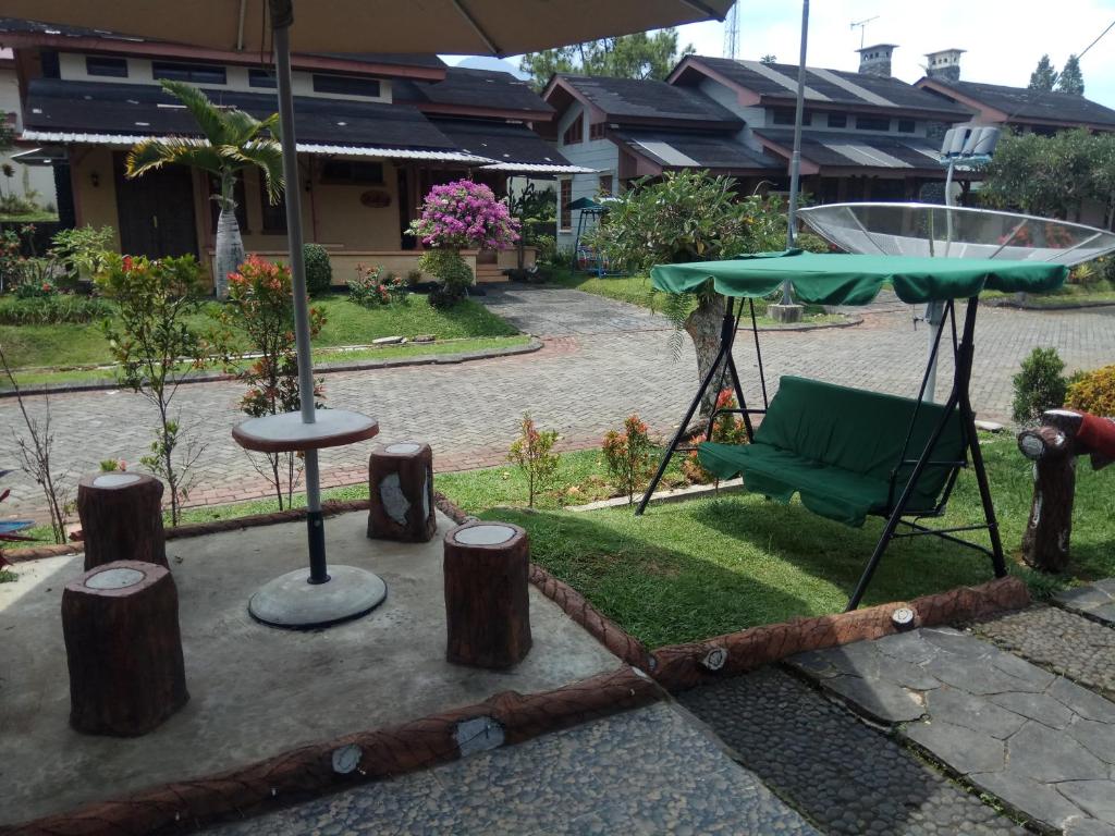 Vila Kota Bunga Private Pool - Villa With Garden View