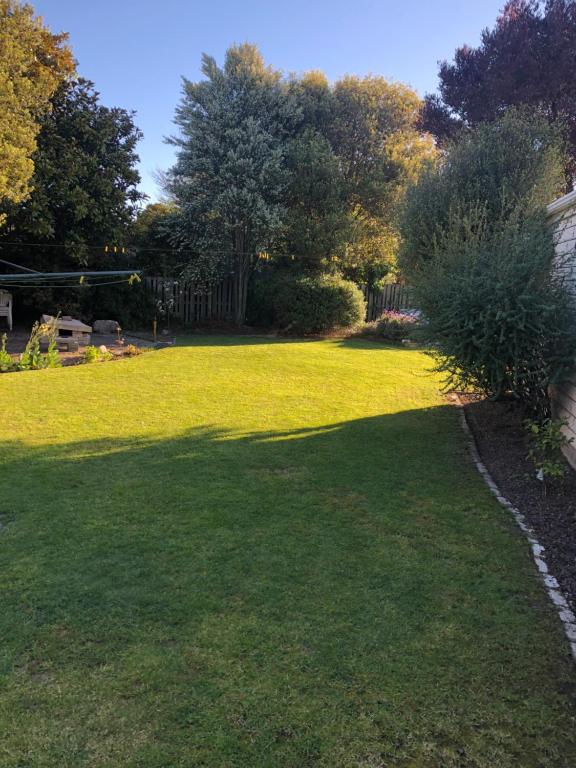 West Lake one bedroom accommodation - Resim 16