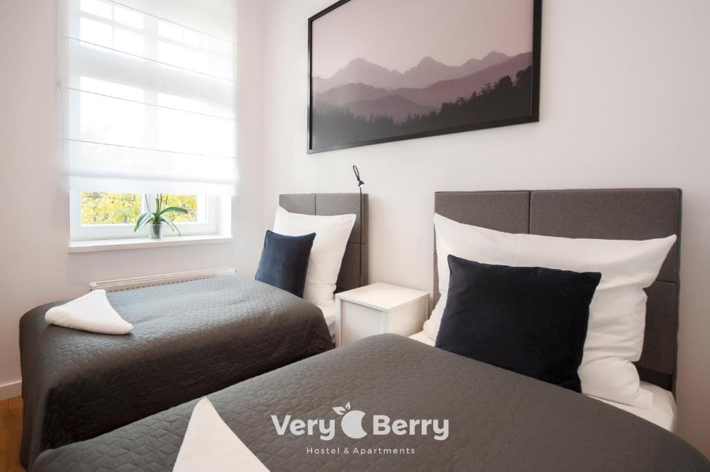 Fotografia z galérie ubytovania Very Berry - Orzeszkowej 14 - MTP Apartment, parking, check in 24h v Poznani
