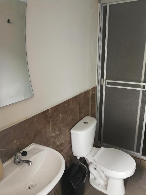 Ένα μπάνιο στο Xplora Hostel Cusco
