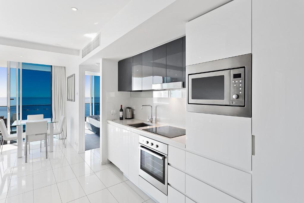 Holiday Holiday H-Residences Apartments - Two Bedroom, Two Bathroom Level 30 Ocean View