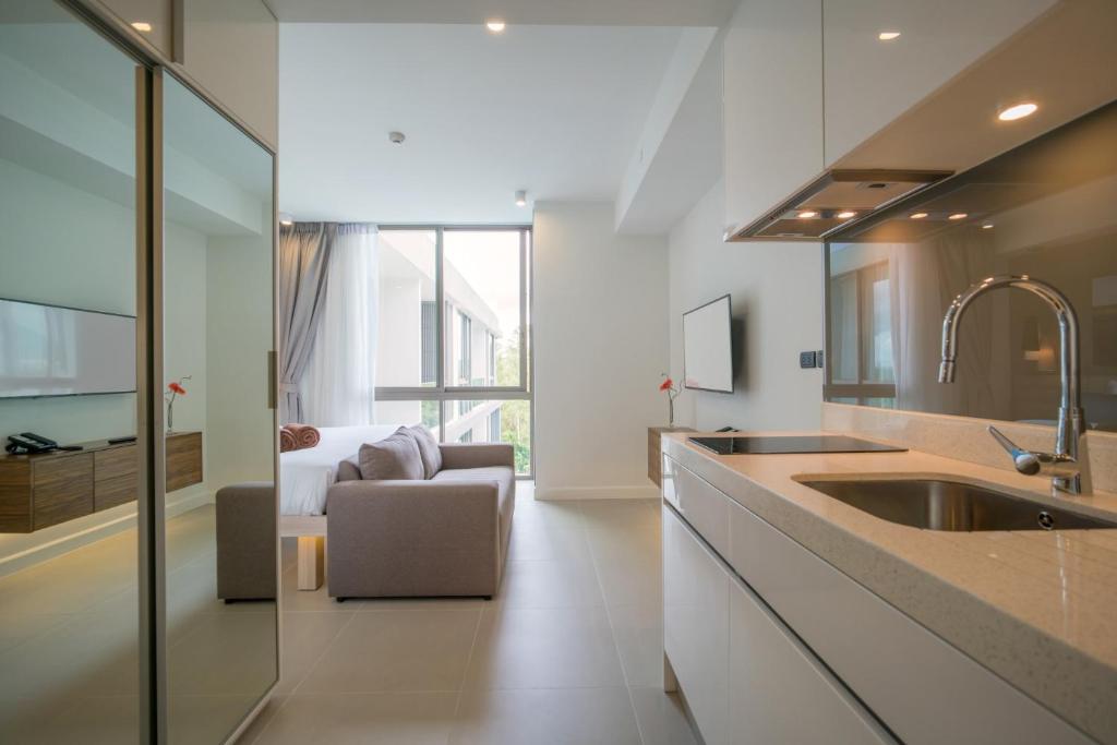 Oceanstone by RESAVA - Deluxe Studio