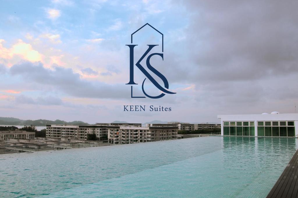 KEEN Suites@Sutera Avenueの敷地内または近くにあるプール