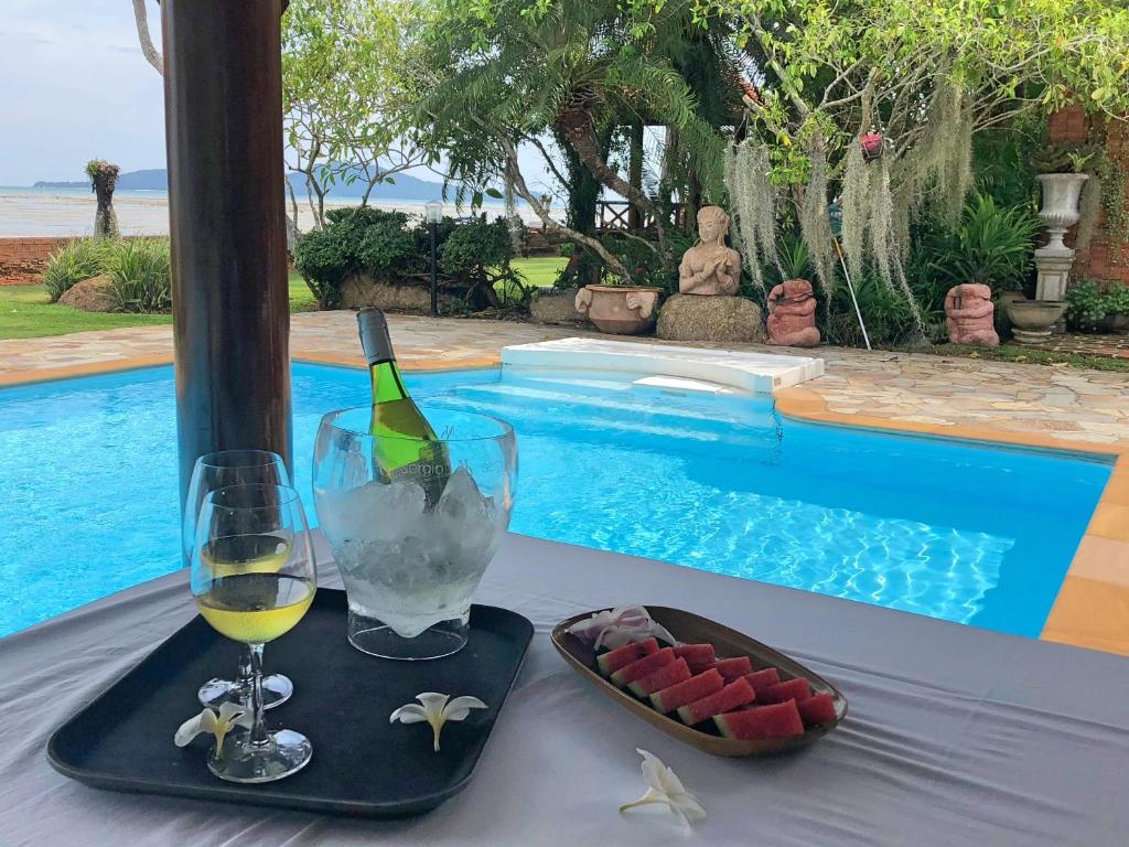 Bazén v ubytování Royal Thai Villa Phuket - SHA Extra Plus nebo v jeho okolí