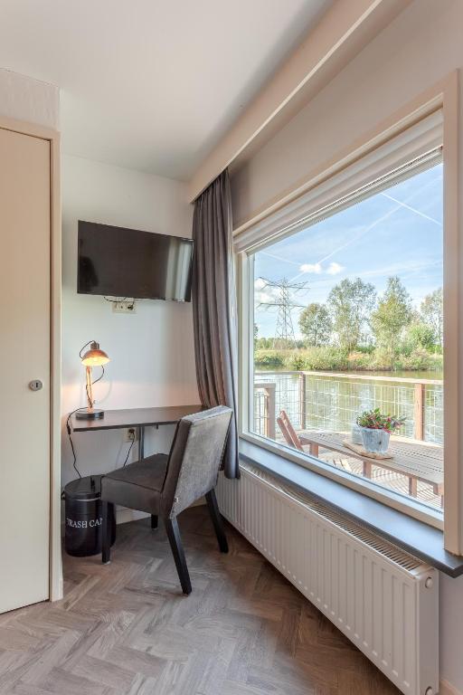 Fotografie z fotogalerie ubytování Hajé Restaurant de Aalscholver v destinaci Lelystad