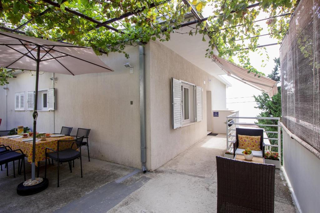 Patio nebo venkovní prostory v ubytování Apartment Mirela