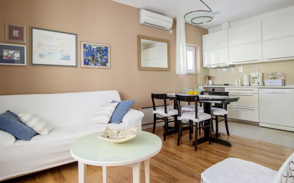 Kuchyň nebo kuchyňský kout v ubytování Apartment Mirela