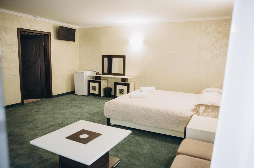 Роляда - Suite With Balcony