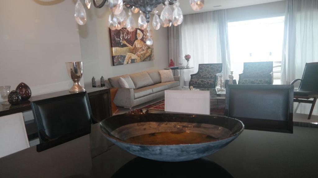  EXCELENTE APARTAMENTO 4 QUARTOS no RIO VERMELHO