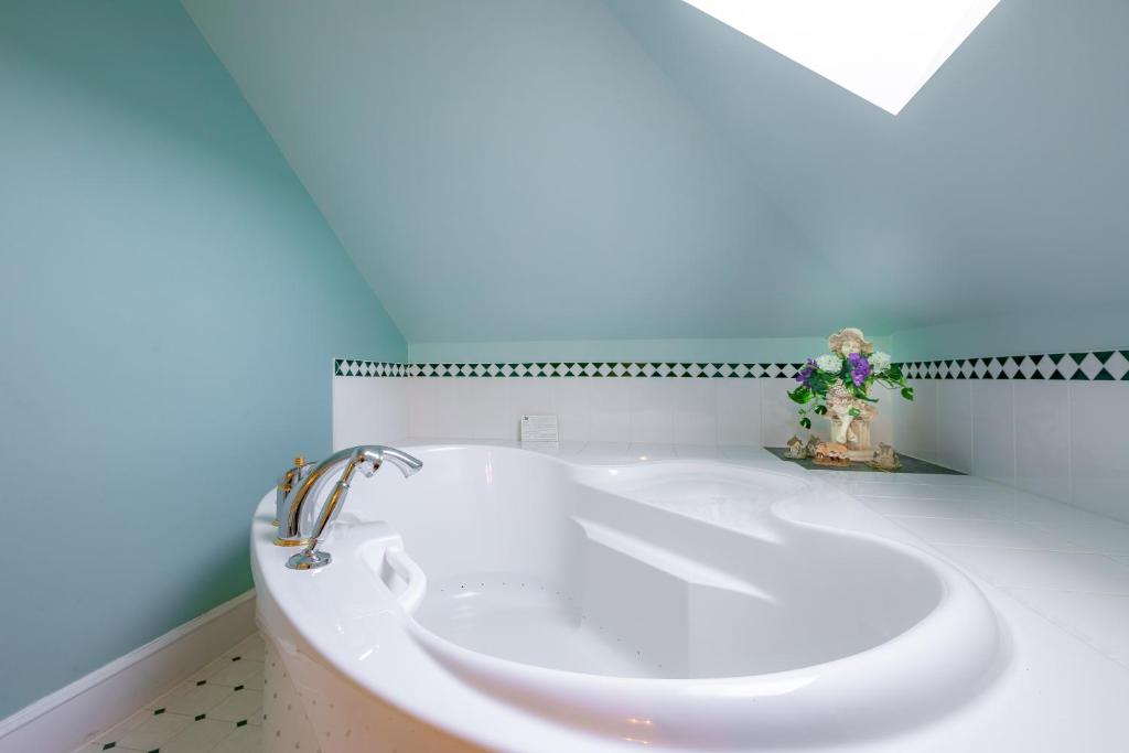 Amethyst Inn - Room De Deluxe King