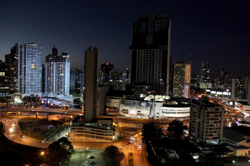 Nespecifikovaný výhled na destinaci Panamá nebo výhled na město při pohledu z hotelu
