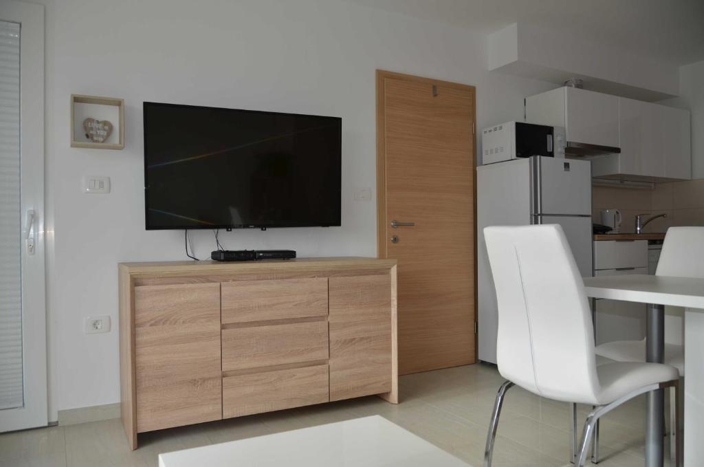 Kuchyň nebo kuchyňský kout v ubytování Garden View Apartments