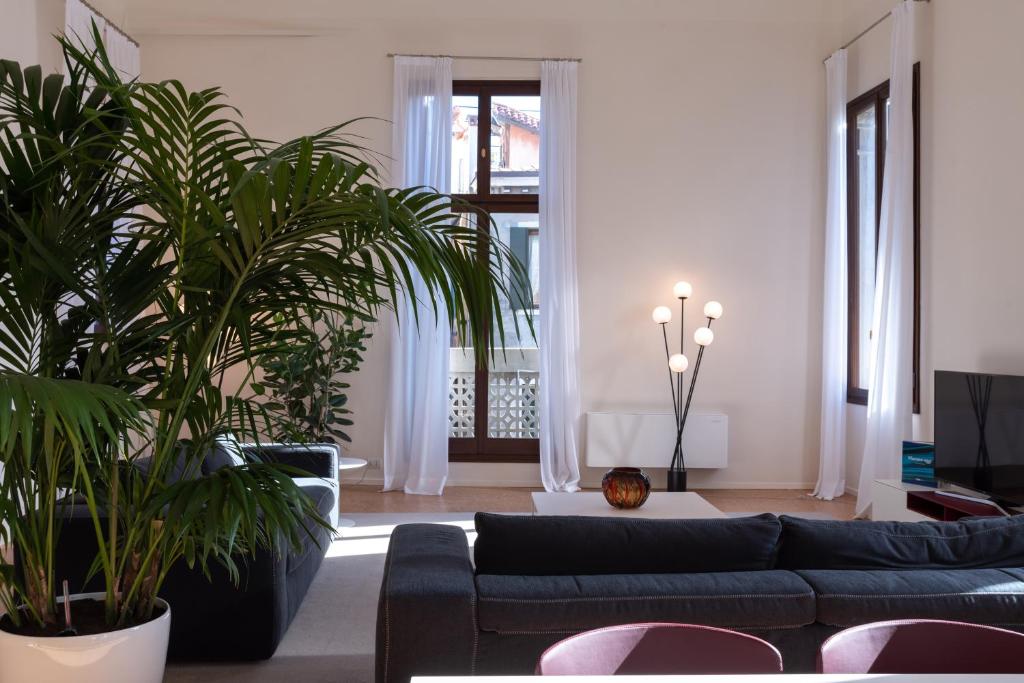 Palazzo Vendramin Costa - 16