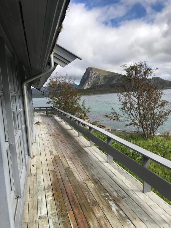 Balkón nebo terasa v ubytování Lofoten unique waterfront cabin