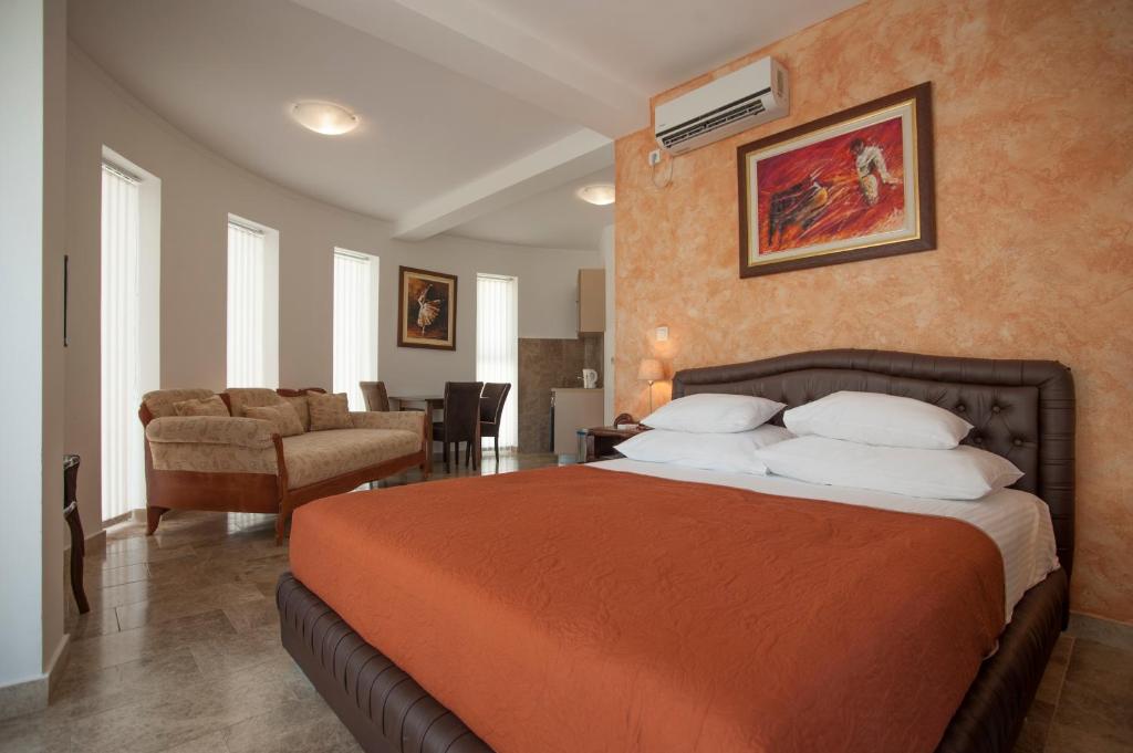 Postel nebo postele na pokoji v ubytování Guest House Pržno Bay