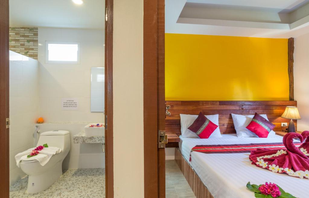 Pinthong Aonang Villa - 4