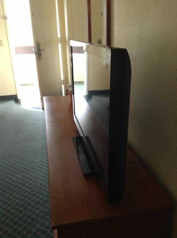 Best Inn & Suites photo