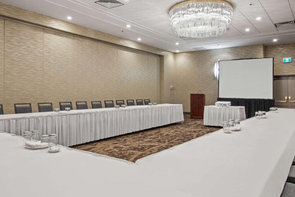 Best Western Premier Calgary Plaza Hotel & Conference Centre - Resim 37
