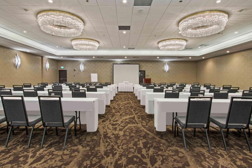 Best Western Premier Calgary Plaza Hotel & Conference Centre - Resim 34