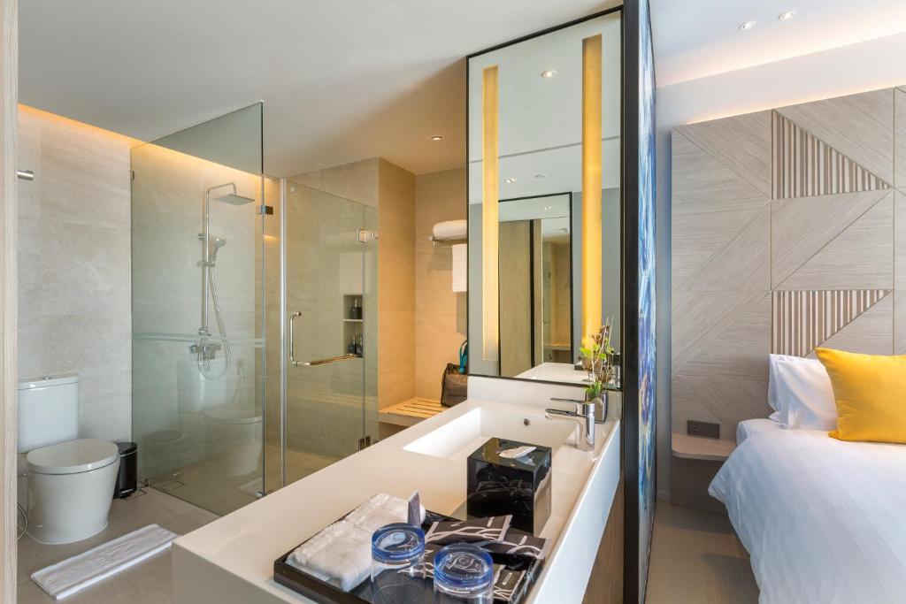 
Deluxe Partial Seaview
