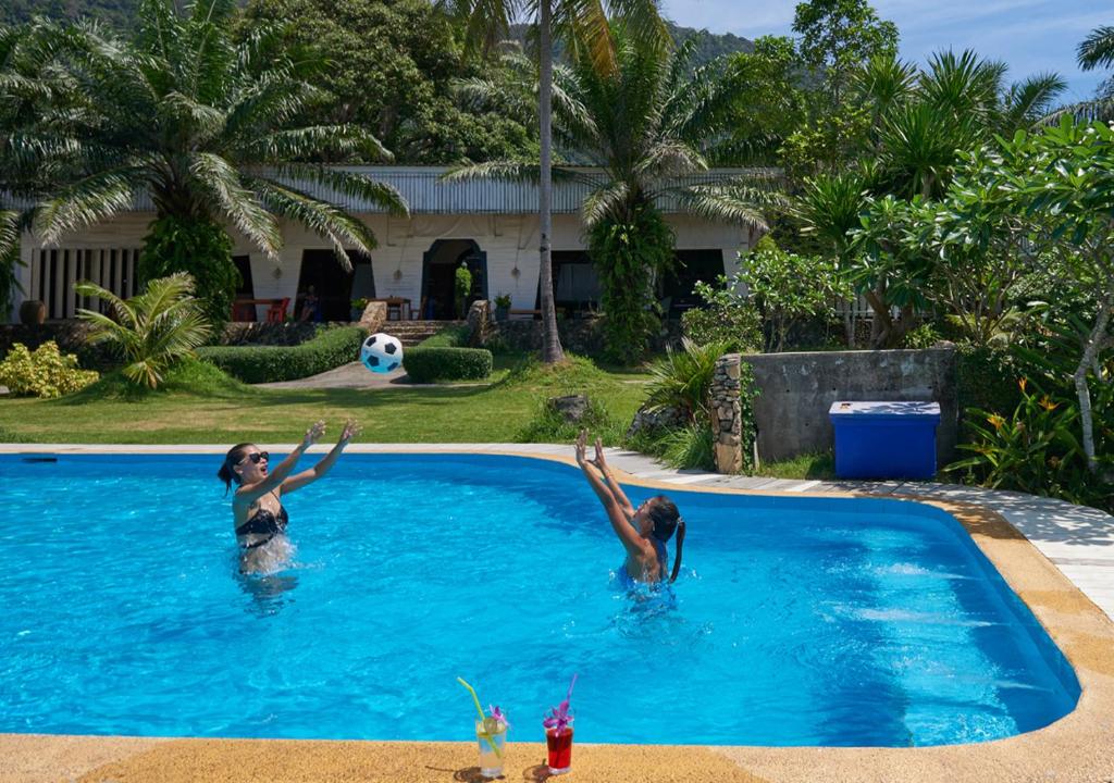 Bazén v ubytování Elephant Bay Resort nebo v jeho okolí