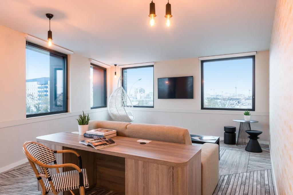 The Originals Boutique, Hôtel Maison Montmartre Paris Les Puces - Resim 4