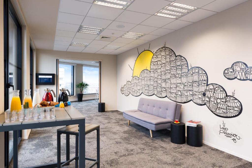 The Originals Boutique, Hôtel Maison Montmartre Paris Les Puces - Resim 32