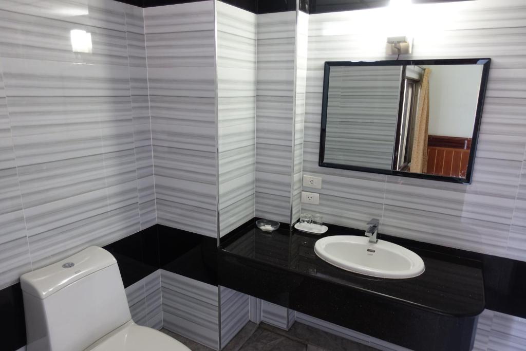 Serene Hotel - Resim 3