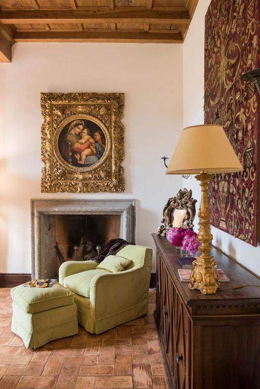 Posezení v ubytování La Posta Vecchia Hotel