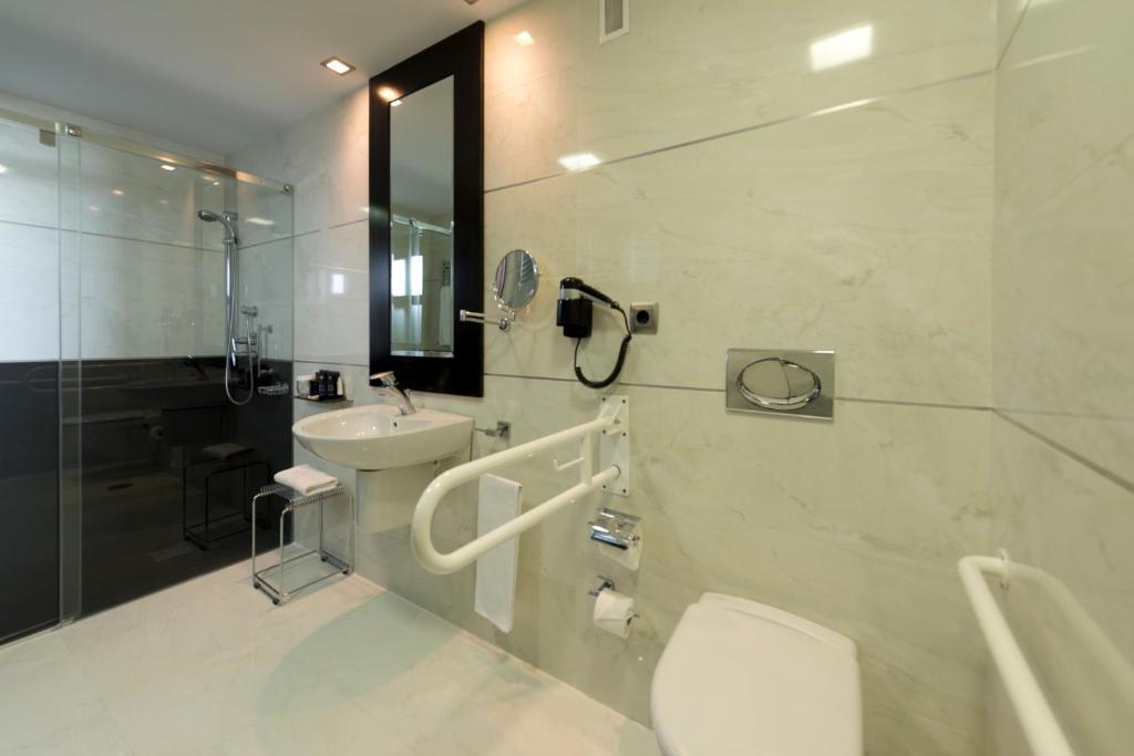 
Double Room with Parking
