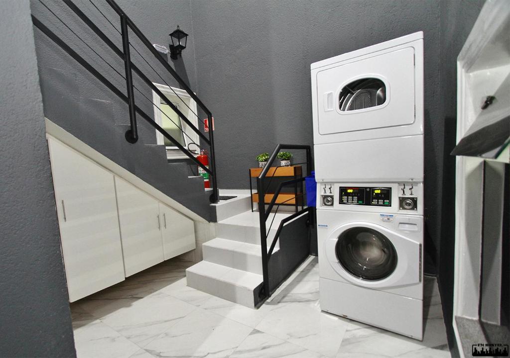  FM Hostel