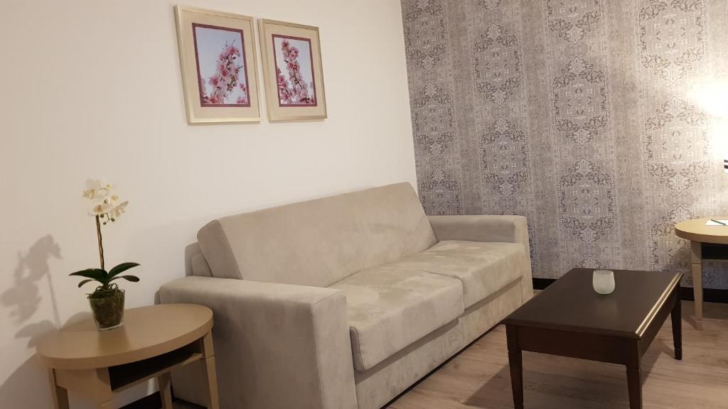 Santa Cruz Village Hotel - 10