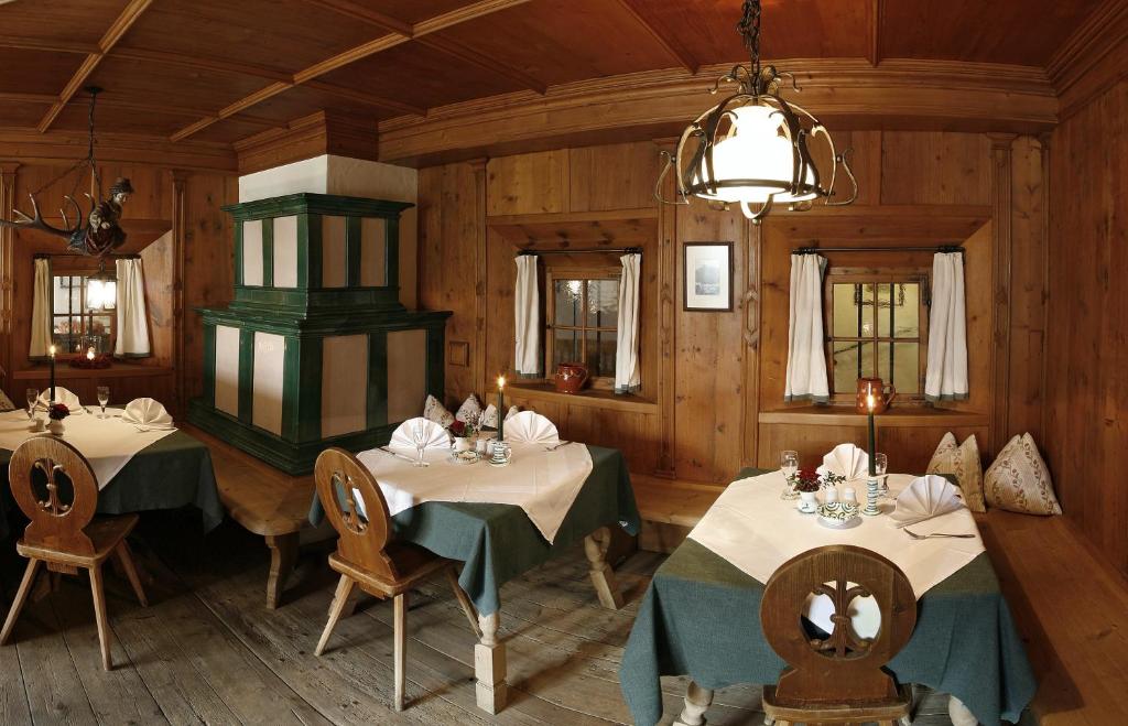 Restaurace v ubytování Gasthof Herrnhaus
