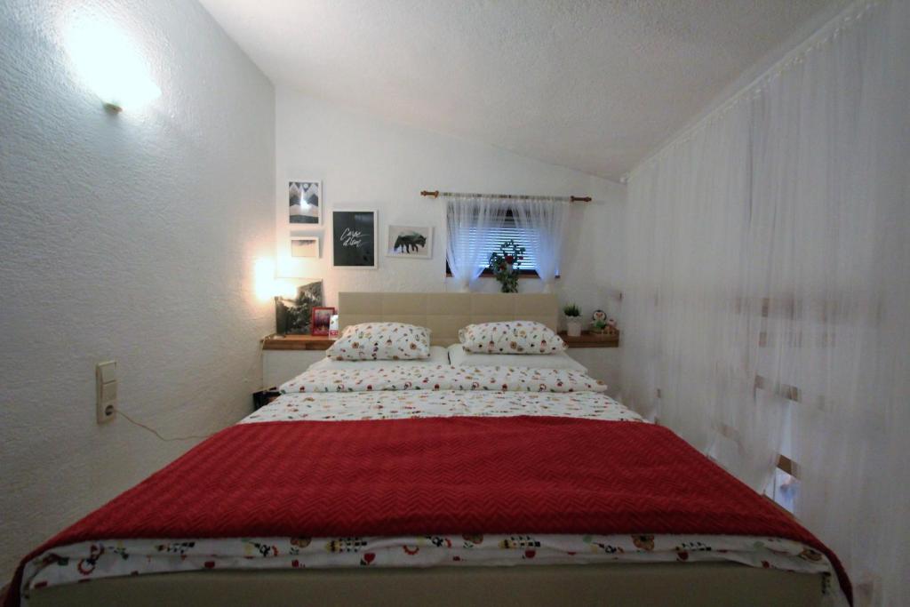 House in center of Gospic with big garden - 19