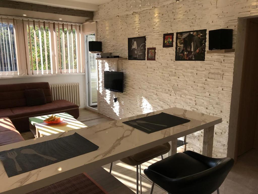 Μια τηλεόραση ή/και κέντρο ψυχαγωγίας στο Lovely Apartment 2