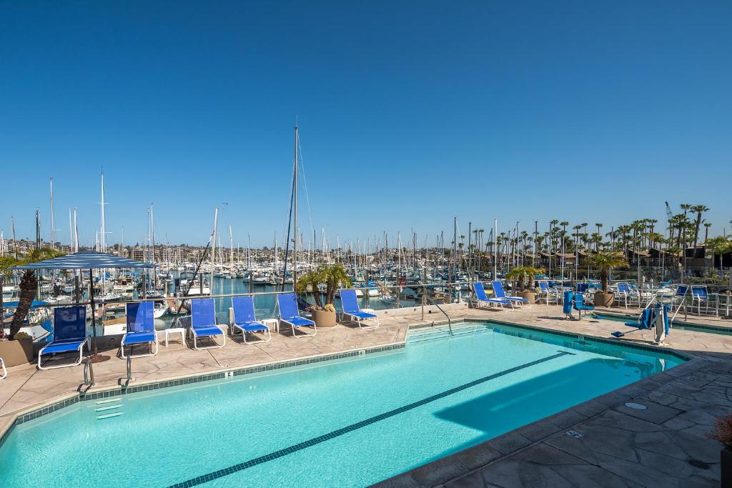 Bay Club Hotel and Marina photo