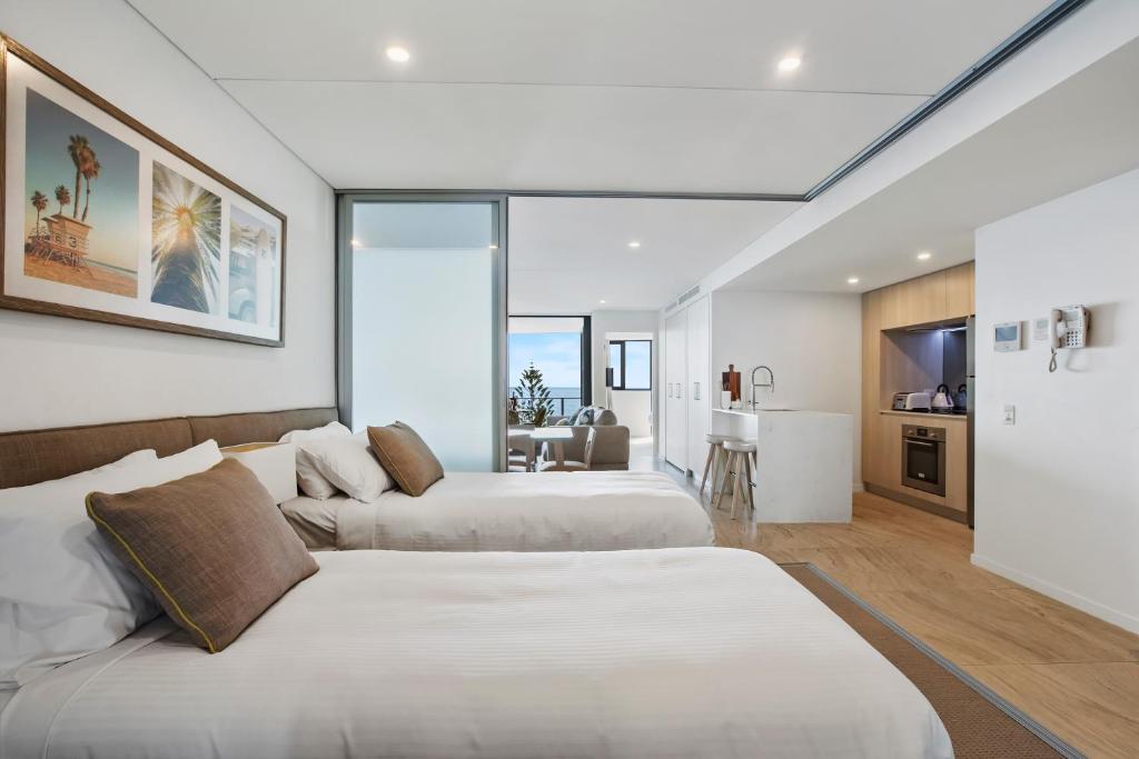 Postel nebo postele na pokoji v ubytování Breeze Mooloolaba, Ascend Hotel Collection