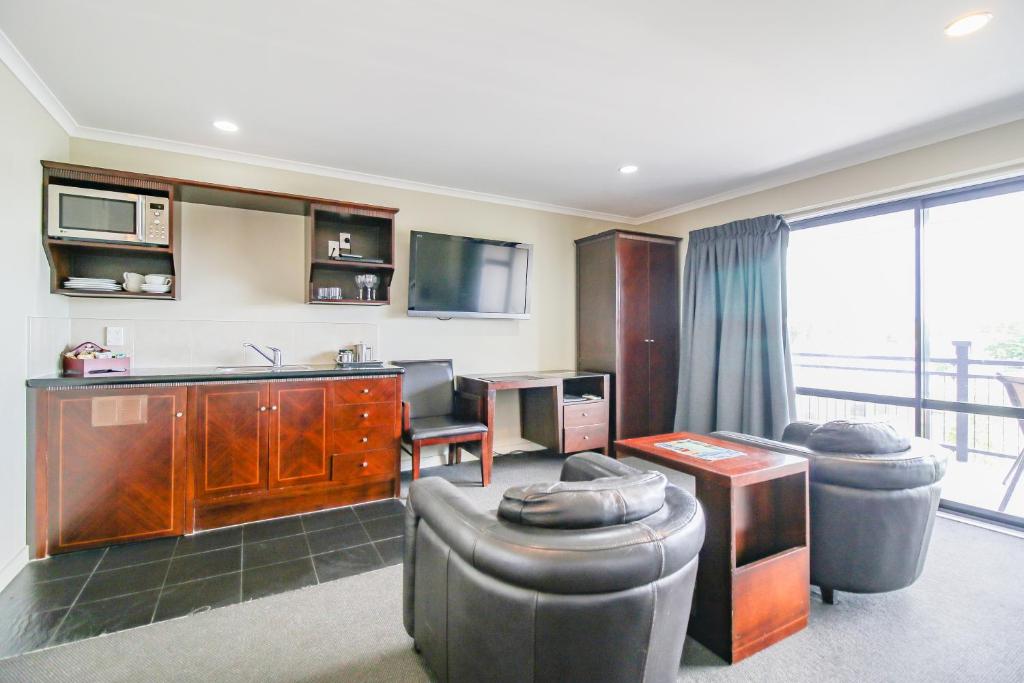 
Executive One-Bedroom Suite
