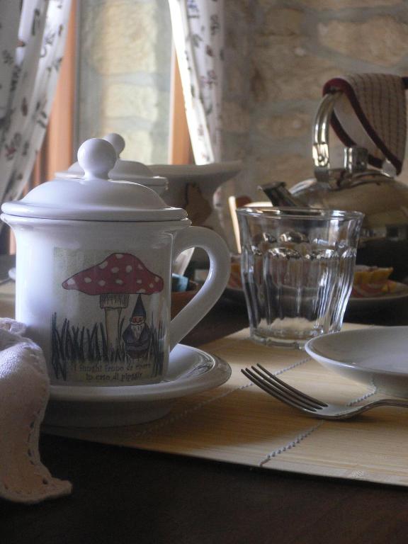 Príslušenstvo na prípravu kávy alebo čaju v ubytovaní B&B Lo Gnomo