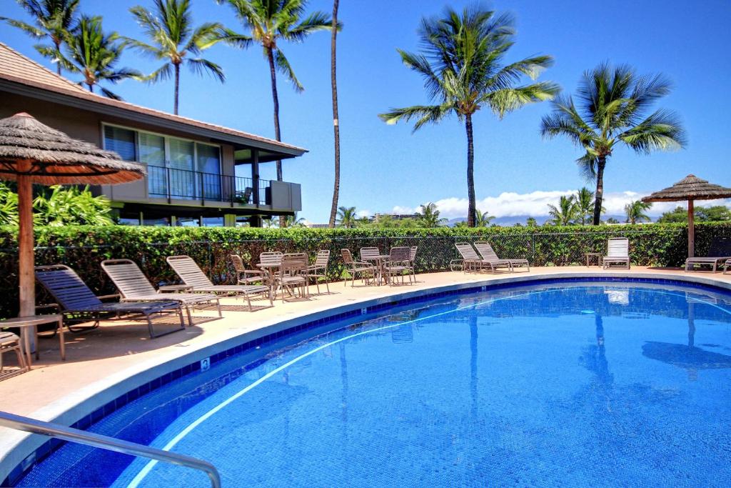 Bazén v ubytování Maui Eldorado Resort nebo v jeho okolí