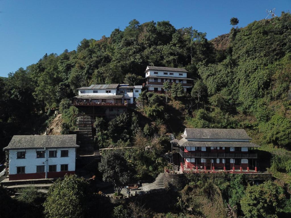 Ett flygfoto av Everest Manla Resort