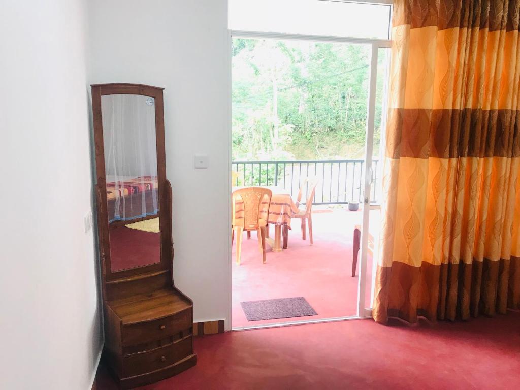 Balkón nebo terasa v ubytování Senehas Homestay