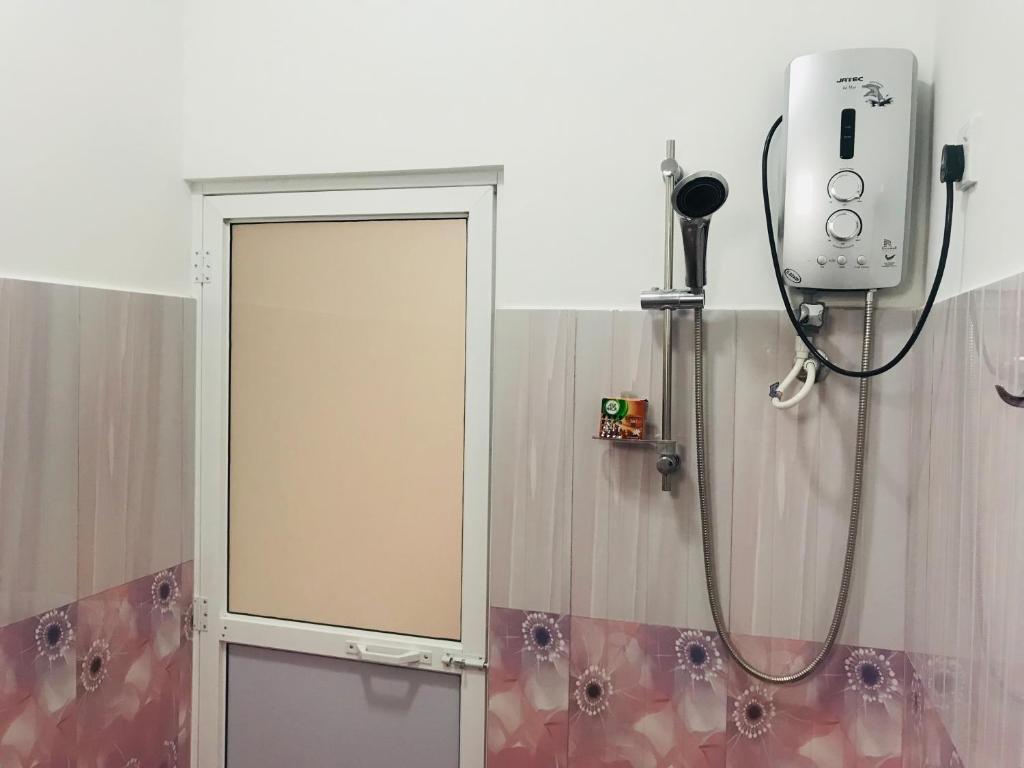 Koupelna v ubytování Senehas Homestay