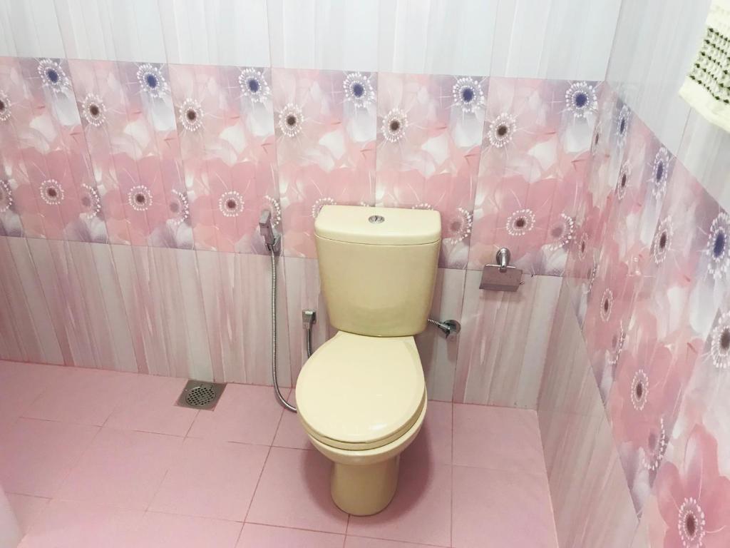 Koupelna v ubytování Senehas Homestay