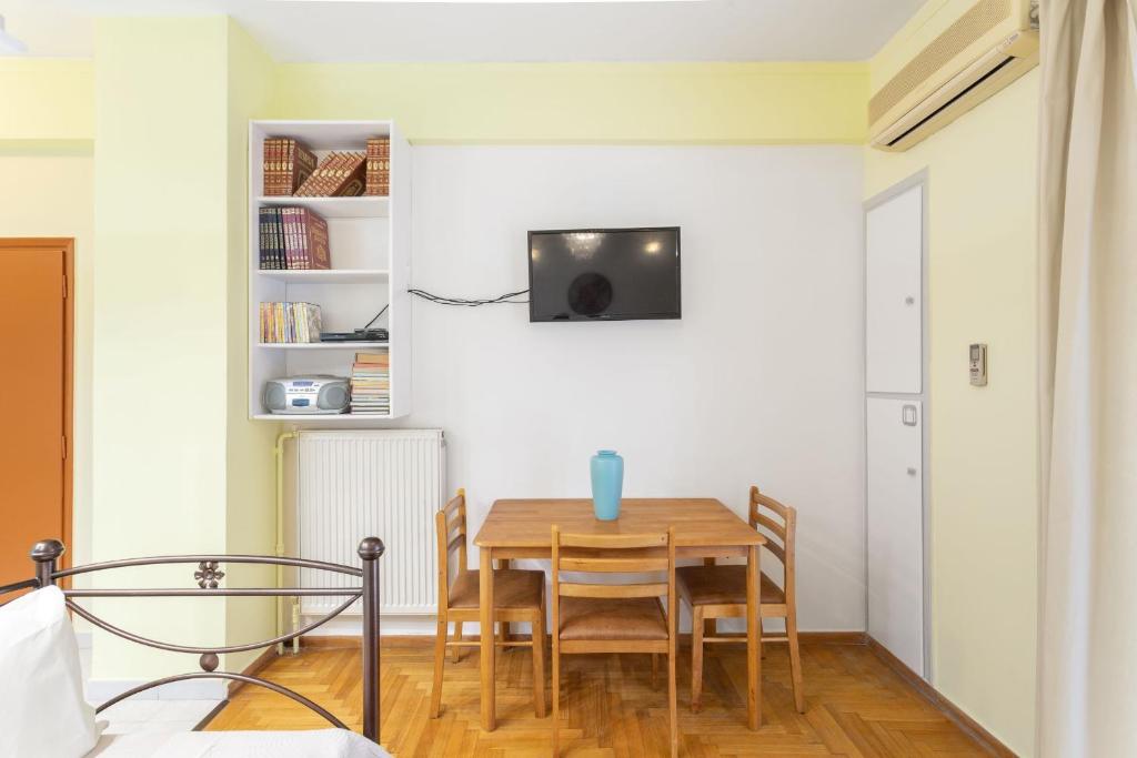 Telewizja i/lub zestaw kina domowego w obiekcie Athens Home 2