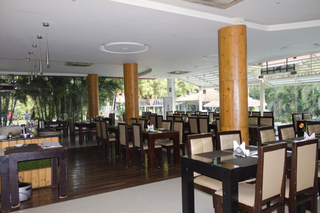 Restaurace v ubytování Mrugavani Resort & Spa